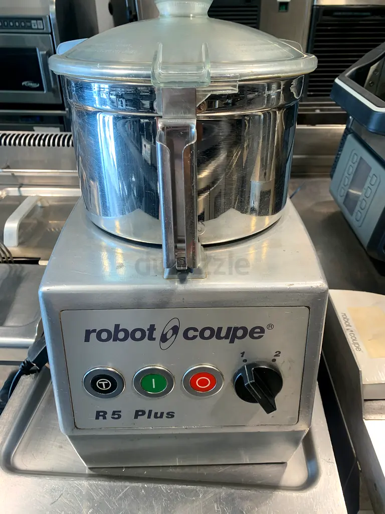 Robot Coupe R5 Plus Food Processor - Perfect for Your Kitchen!