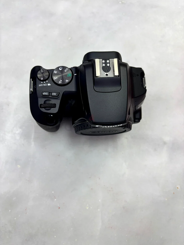 canon camera with lights63233635682307111