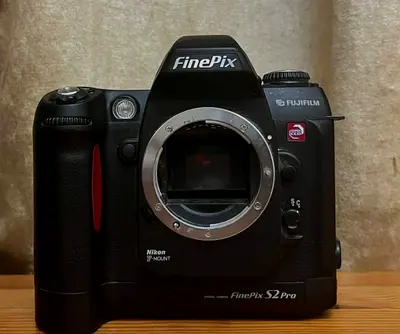 FUJIFILM FINEPIX S2 PRO CAMERA BODY