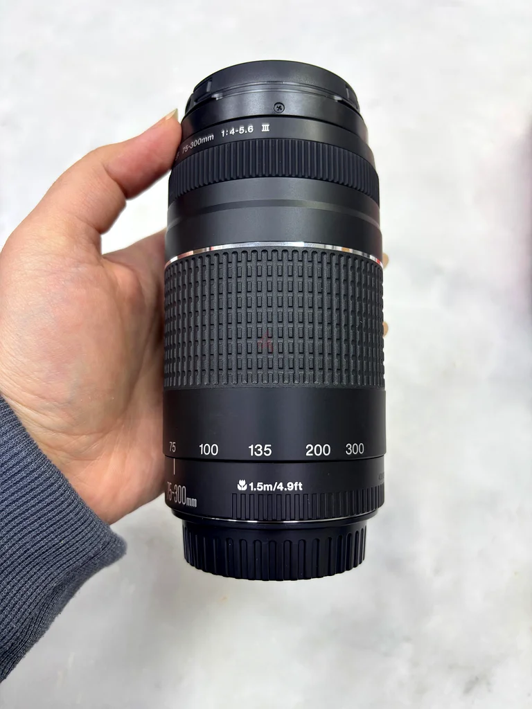 canon camera with lights63233635682307113