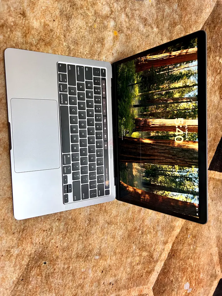 Macbook pro63254993511554112