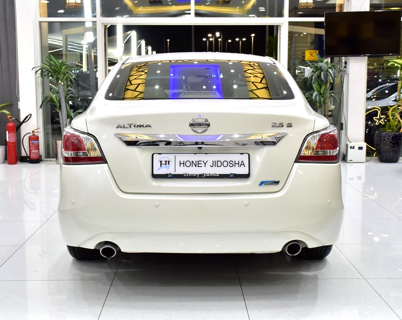 EXCELLENT DEAL for our Nissan Altima 2.5 S ( 2015 Model ) in White Color GCC Specs63232140670722114