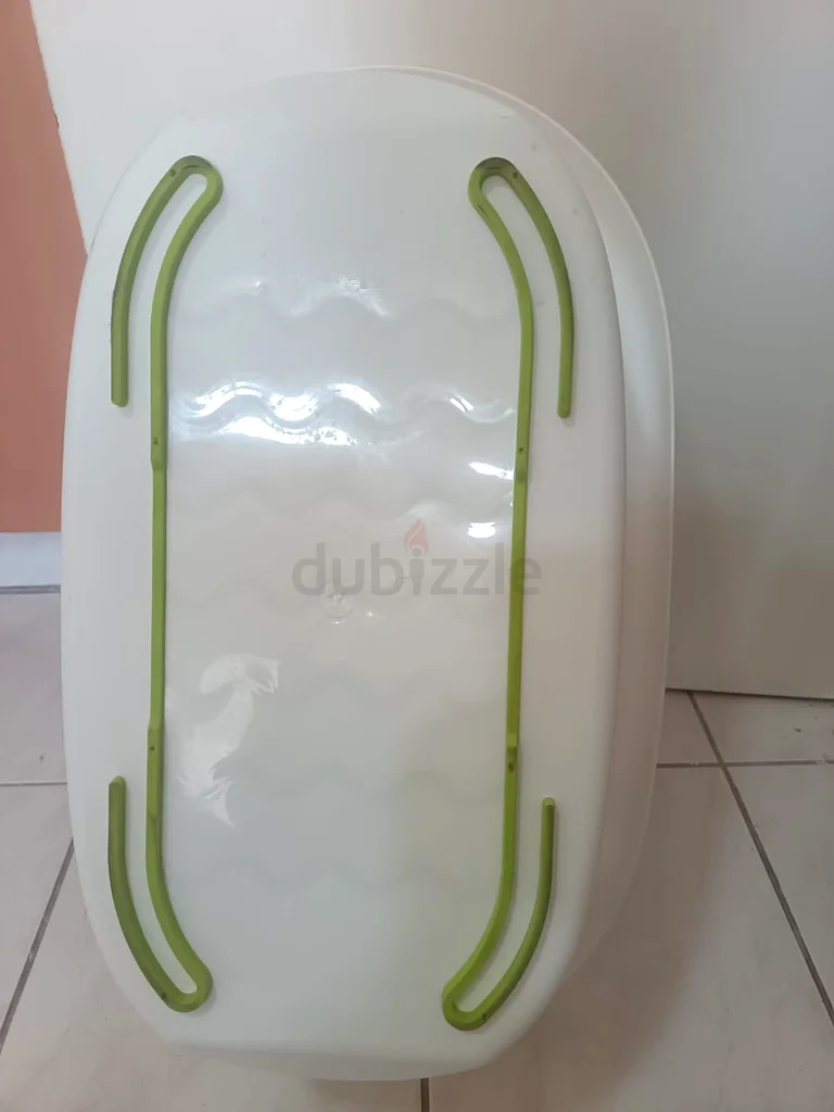 Used baby bath tub63198626104322113