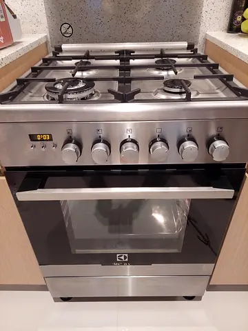 Electrolux freestanding Gas cooker 60 by 60 c.m