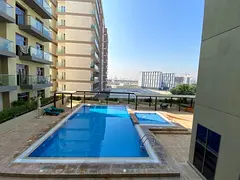 Pool View ! Next to Metro ! Studio