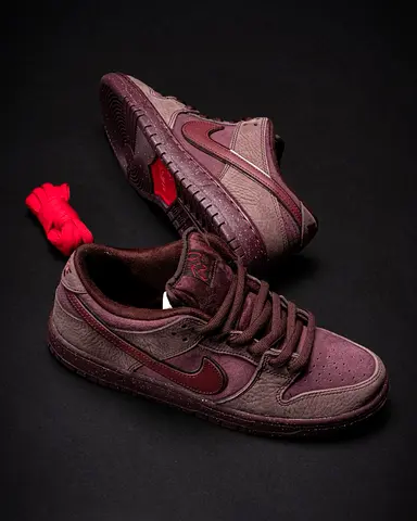 Nike SB Dunk Low City of Love - Burgundy