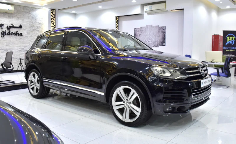 EXCELLENT DEAL for our Volkswagen Touareg ( 2015 Model ) in Black Color GCC Specs62933684275715112