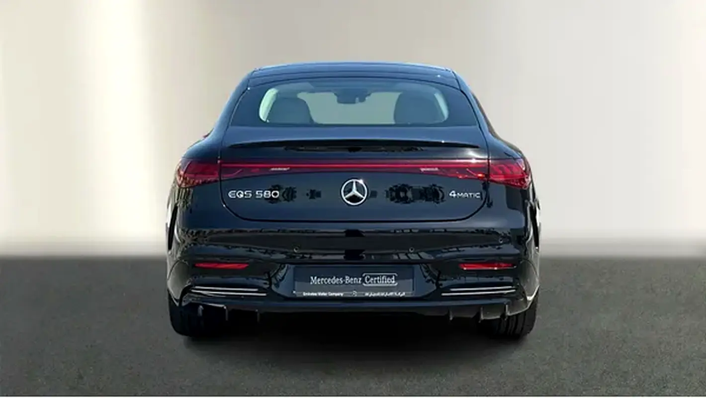 مرسيدس-بنز إي كيو إس 2023