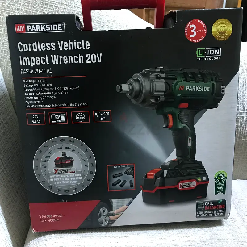 Llave de impacto inalámbrica Parkside con batería de 20 V y cargador rápido + herramienta de abocinado