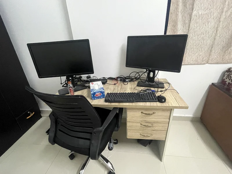 Office chair with study table63179384248065111