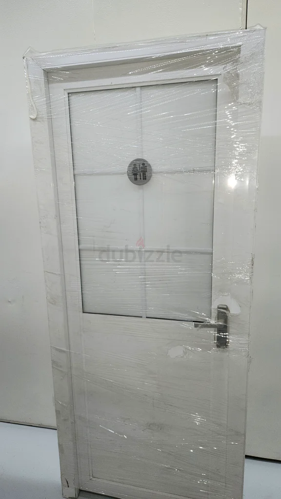 Three White Aluminum Doors with Frame ثلاث أبواب بيضاء ألمنيوم63223853706625115