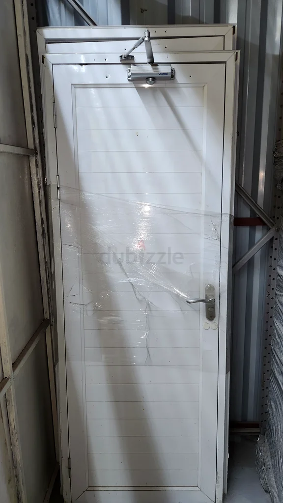 Three White Aluminum Doors with Frame ثلاث أبواب بيضاء ألمنيوم63223853706625112