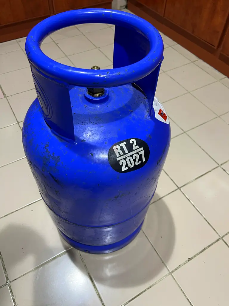 Empty gas cylinder63251903964674111