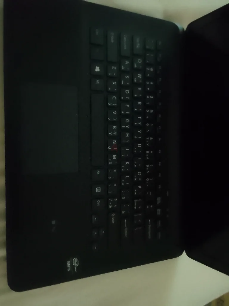 (250 درهم إماراتي) سوني فايو SVF142A29W مستعمل – إنتل كور i5، بيع سريع في الإمارات (بعض الخدوش، بدون شاحن)63256071937410112