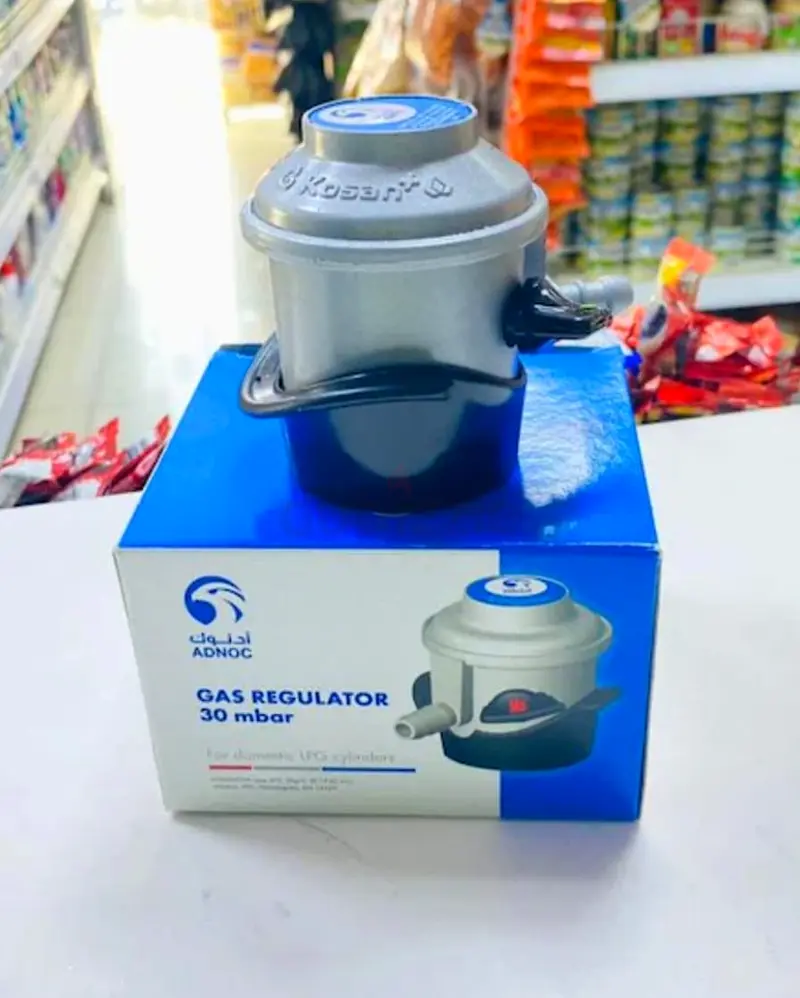Empty Medium Gas Cylinder with regulator and pipe63251903993089111