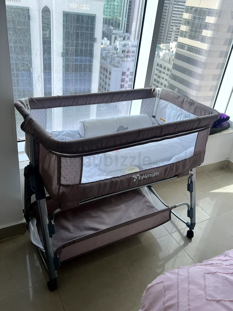 سرير أطفال متحرك مع عجلات63175736538625112