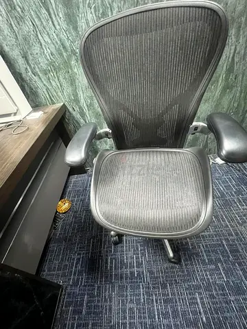 Herman Miller Aeron Chair Size C