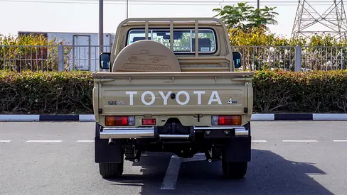 صورة 17 لـ 2025 Toyota LAND CRUISER 70 SERIES