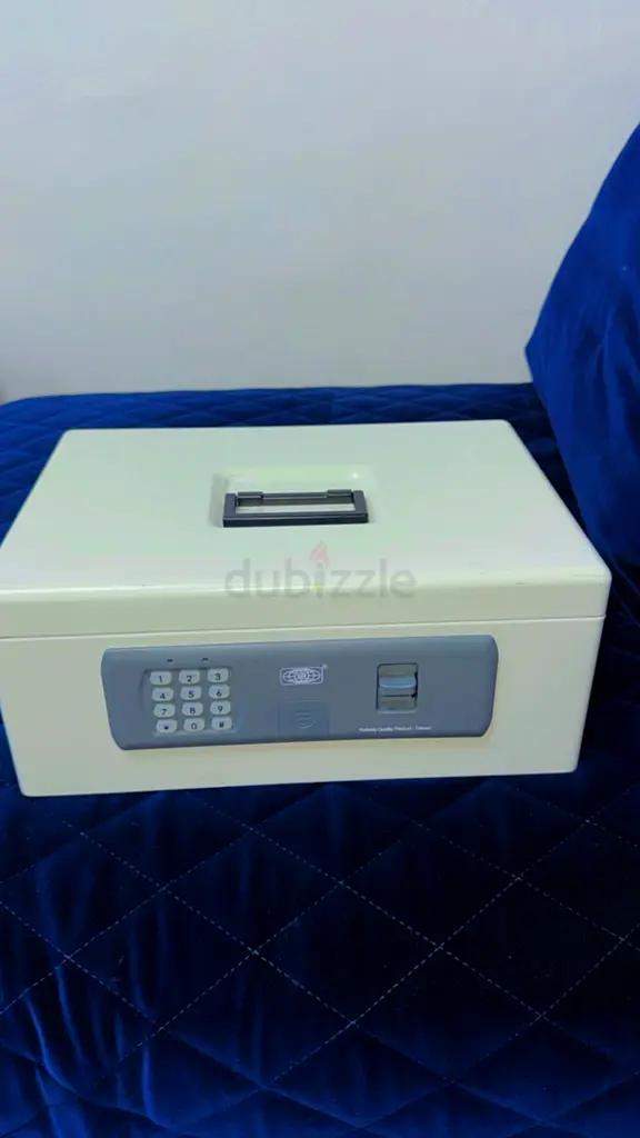 Safe locks63257106520450111