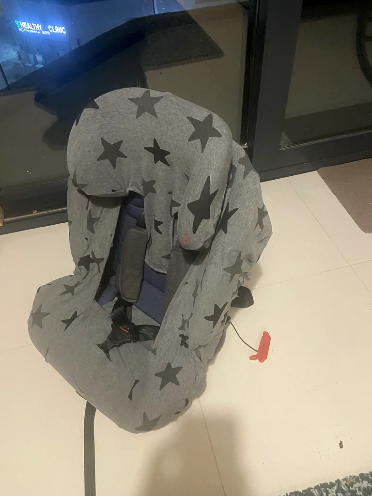 URGENT Very cheap, Baby car seat mothercare with ISO fix63207397413123111