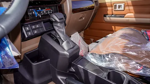 صورة 11 لـ 2025 Toyota LAND CRUISER 70 SERIES