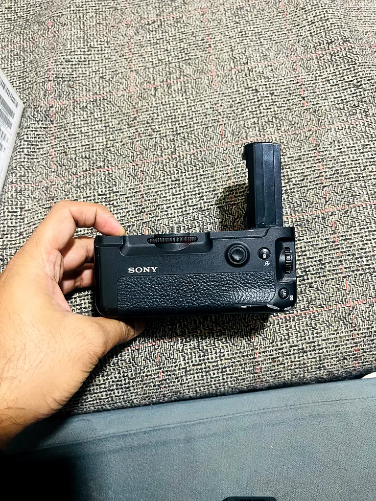 Sony Camera A7iii Original Grip63234611478530113