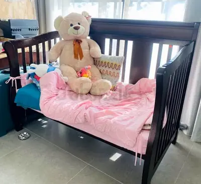 Giggles Baby Crib for Sale!
