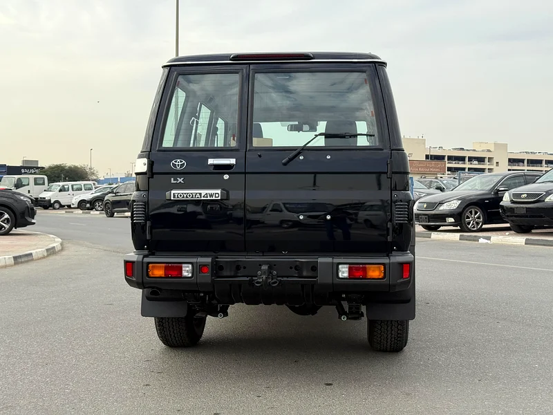 LAND CRUISER LC76 2.8 A/T FULL OPTION 202563165691848193113