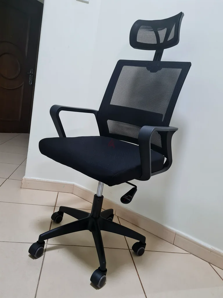 كرسي مكتب أسود مريح مع ظهر شبكي632108886778911113
