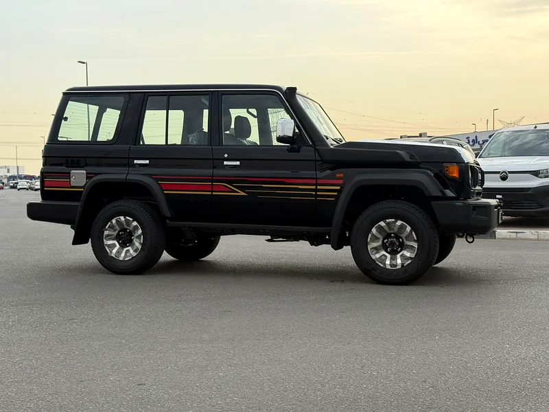 LAND CRUISER LC76 2.8 A/T FULL OPTION 202563165691848193112