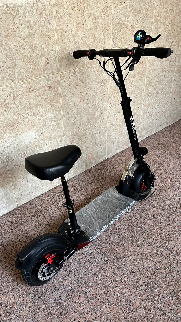 Electric scooter63246247969922111