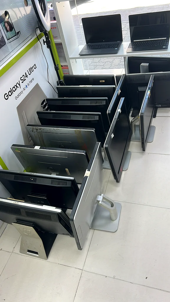IT COMPUTER AND LAPTOP RELATED SERVICE62863829753857111
