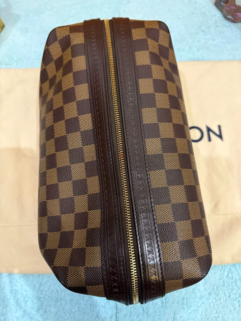 Louis Vuitton Pouch63237615395715112