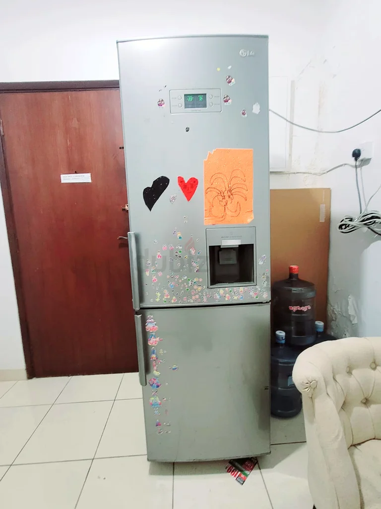 ثلاجة كبيرة من إل جي مع موزع63253485127427112