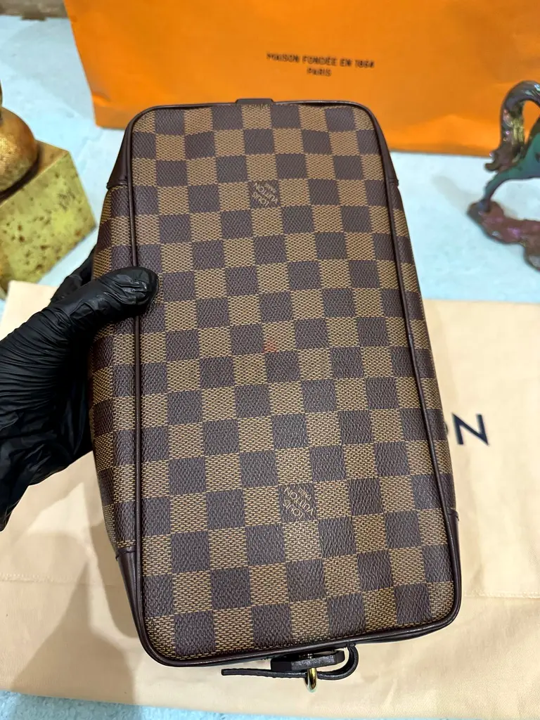 Louis Vuitton Pouch63237615395715118