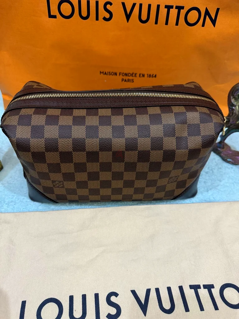 Louis Vuitton Pouch632376153957151120