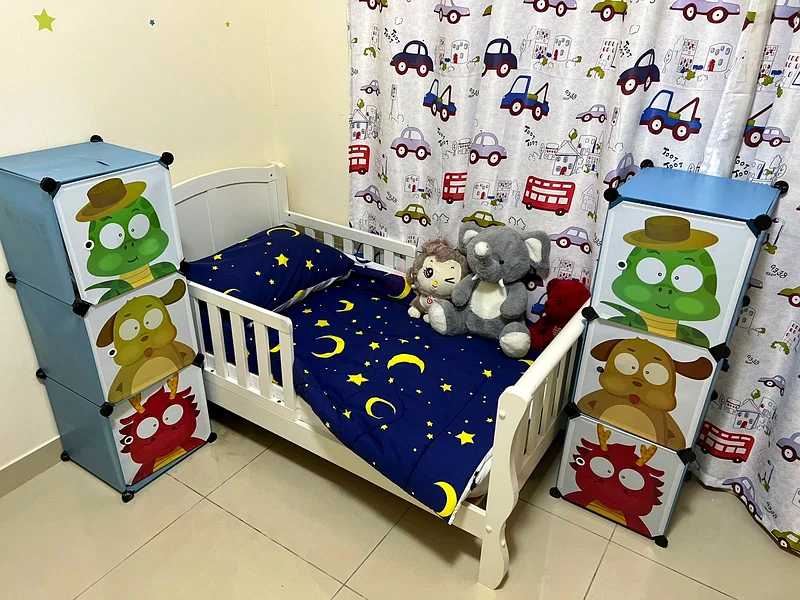 سرير أطفال من بيبي شوب مع مرتبة وطقم لحاف632073987663371126