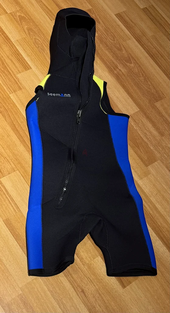 scuba dive suit632416550136341129