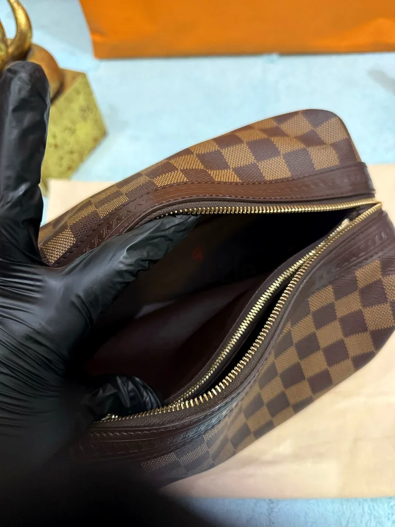Louis Vuitton Pouch63237615395715114