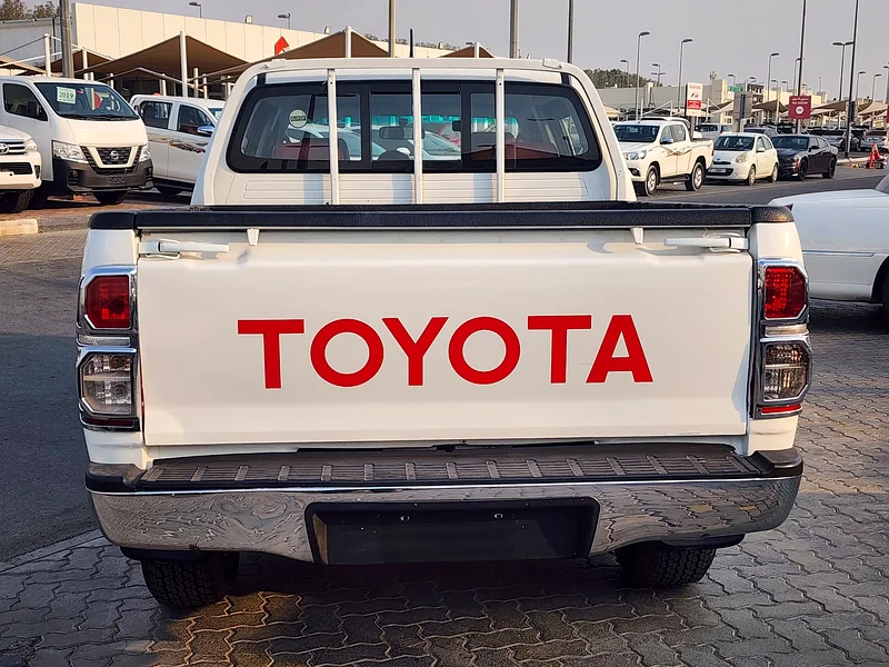 TOYOTA HILUX DOUBLE CABIN 4X4 201563166156833794112