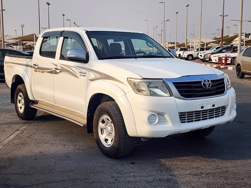 تويوتا هيلوكس كابينة مزدوجة 4X4 2015631661568337941117