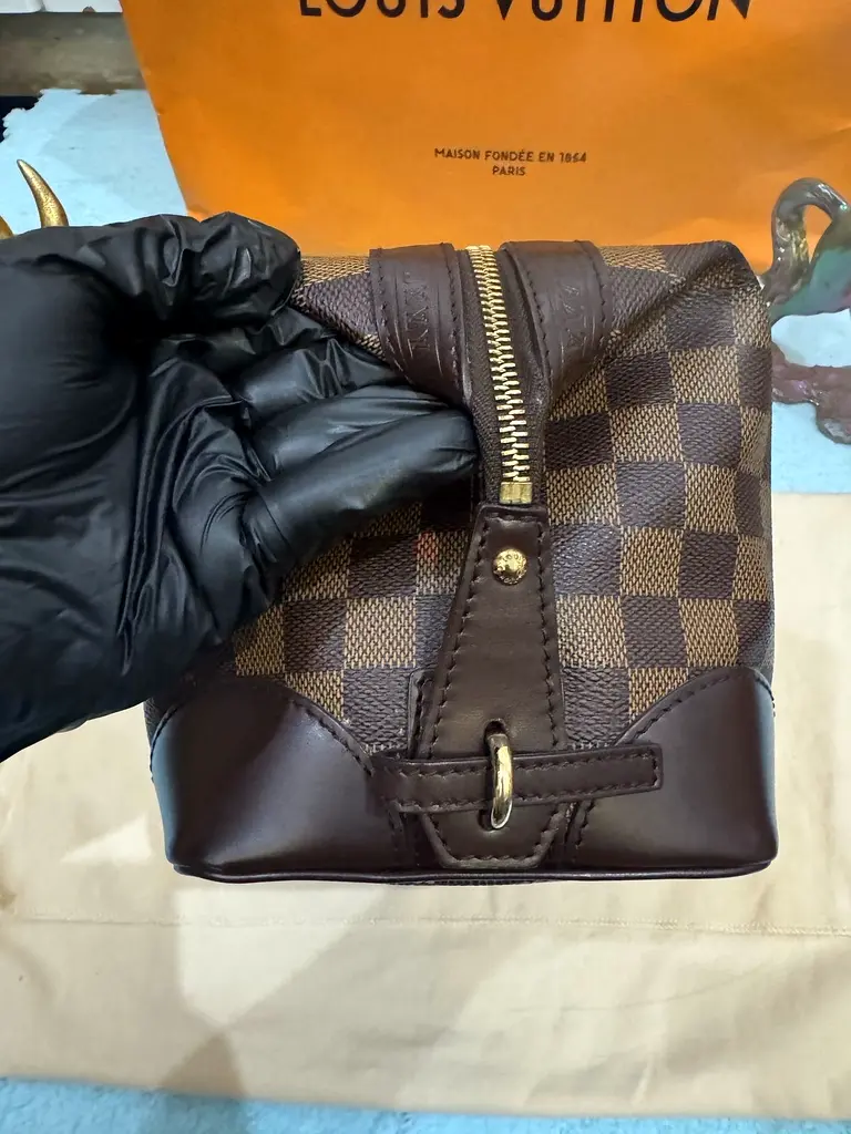 Louis Vuitton Pouch63237615395715116