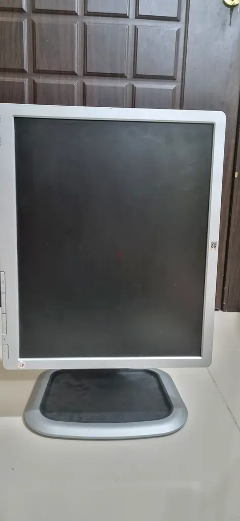 HP Compaq LA1951g63256599171201115