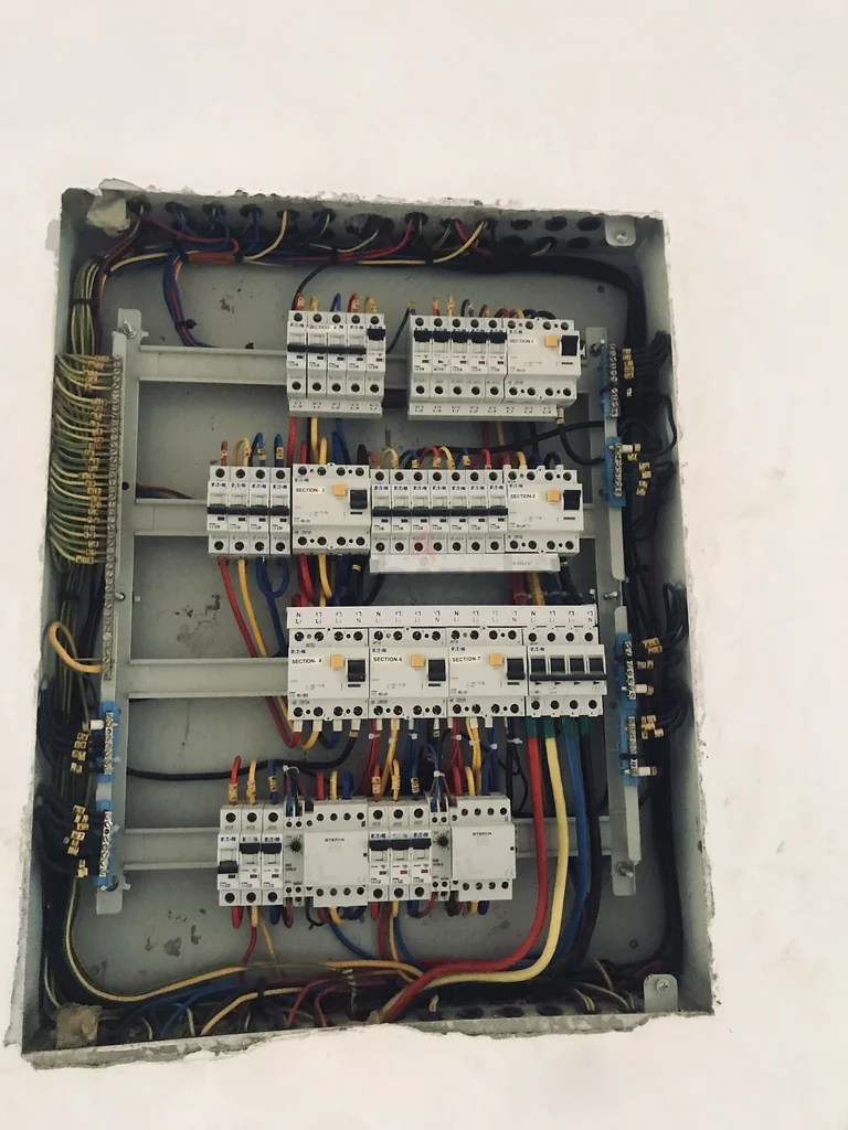 أعمال صيانة المنزل63220334487425111
