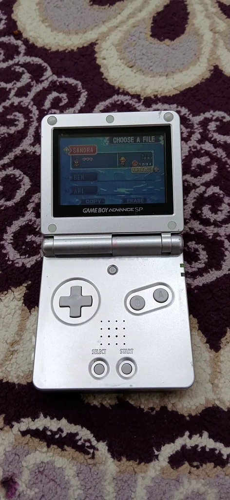 Nintendo Game Boy in good condition with the game Legend of Zelda: A Link to the Past/Four Swords63230710099969114