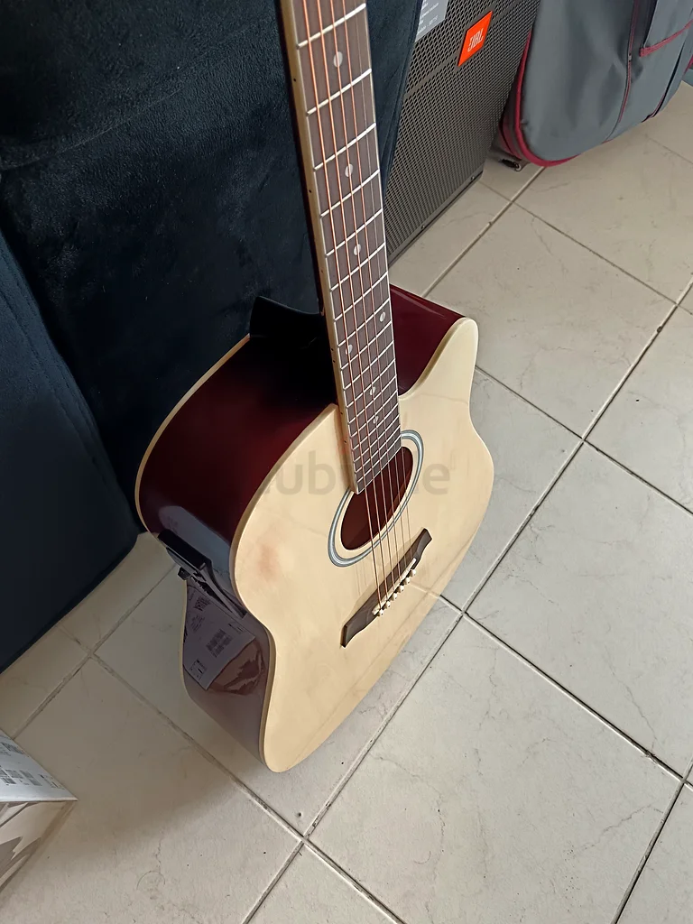 غيتار شبه صوتي63199130977538111
