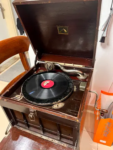 Antique Gramophone original His Masters Voice