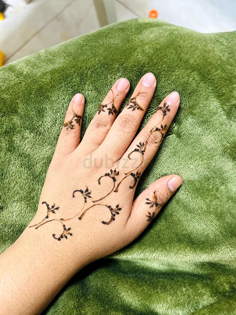 Henna service at your homes63188188750209112