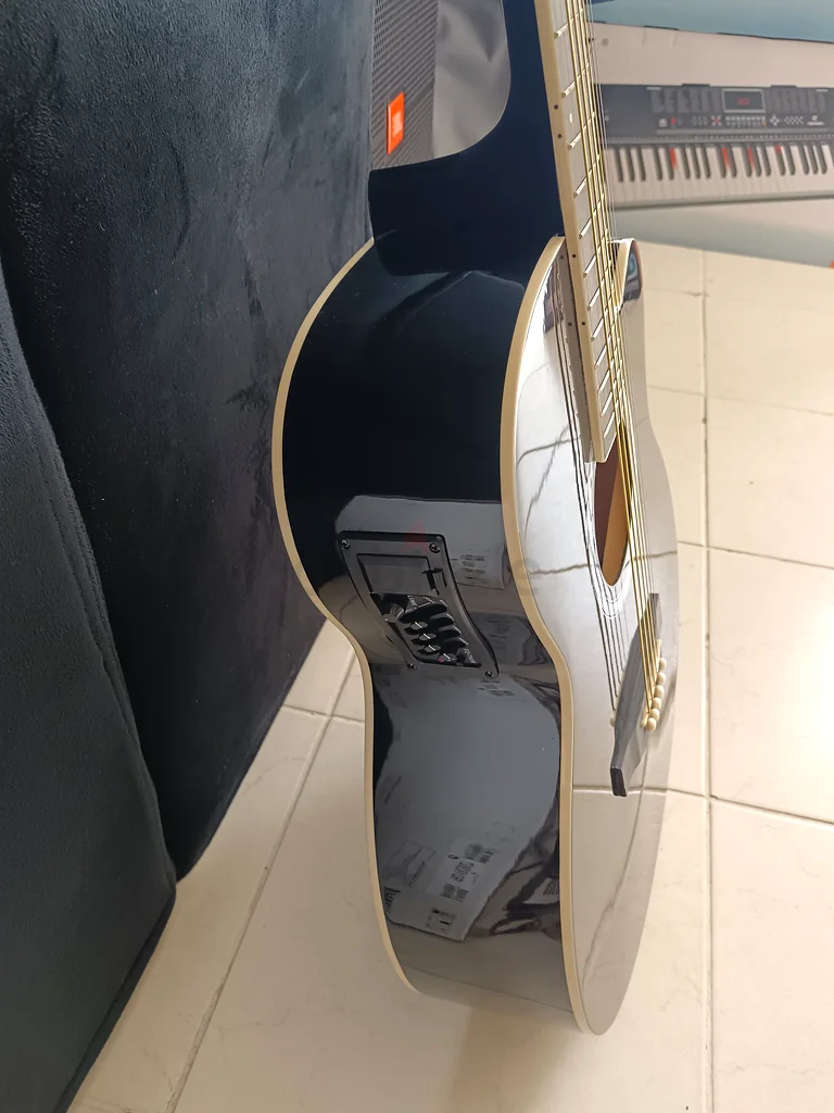 40 غيتار كهربائي صوتي63199130990082112