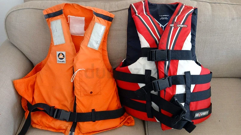 Paddle board with life jackets - light usage !63170411670914112